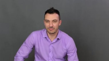 Kıskanç genç adam..