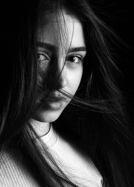 Retrato Uma Menina Uma Camisa Branca — Fotografia de Stock