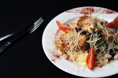 Sebze ve garnitür ile domuz eti biftek