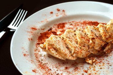 Sebze ve garnitür ile domuz eti biftek