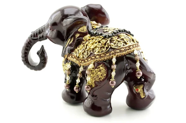 The three main characteristics that the elephant possesses in Feng Shui are stability, reliability and well-being. Masters, practicing this doctrine, argue that the figure of an elephant, located in the room, is able to attract good luck just as a re