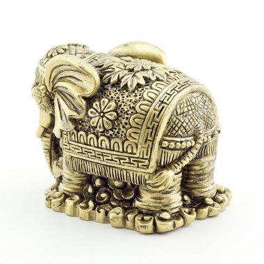 Fil Feng Shui sahip üç ana özellikleri istikrar, güvenilirlik ve su kuyusu-varlık vardır. Usta, bu doktrin, pratik, Odaya bulunan bir fil figürü bir re olarak sadece iyi şanslar çekmek mümkün iddia