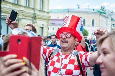 Nizhny Novgorod, Rusya Federasyonu - 21 Haziran 2018: futbol taraftarları Nijniy Novgorod için Dünya Kupası için geldim. Hayranları onların countr temsil eder.