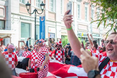 Nizhny Novgorod, Rusya Federasyonu - 21 Haziran 2018: futbol taraftarları Nijniy Novgorod için Dünya Kupası için geldim. Hayranları onların countr temsil eder.