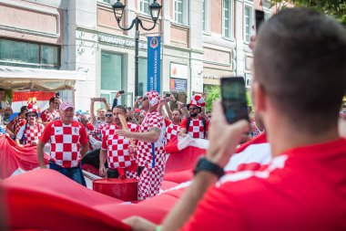 Nizhny Novgorod, Rusya Federasyonu - 21 Haziran 2018: futbol taraftarları Nijniy Novgorod için Dünya Kupası için geldim. Hayranları onların countr temsil eder.