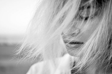 Bir kızla muhteşem hai portresi