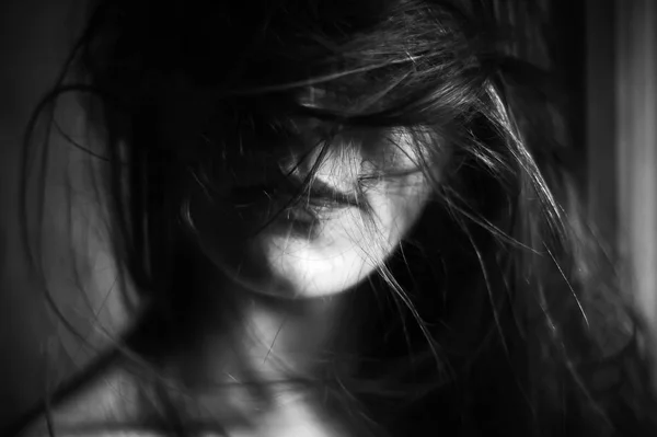 Retrato Uma Menina Com Cabelo Lindo — Fotografia de Stock