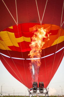 balonların üstüne, şişirmek ve havada yüzer