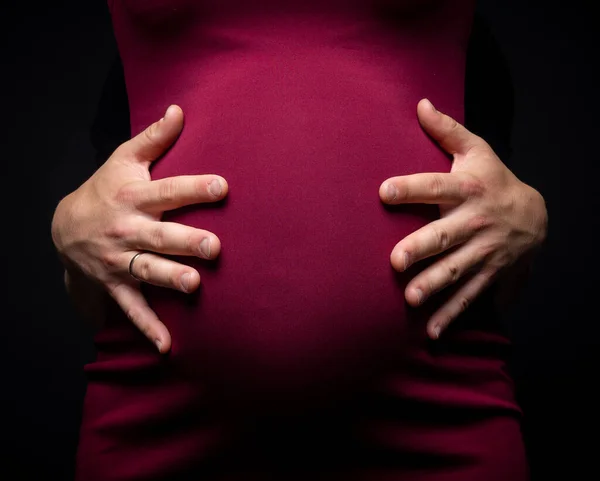 Portrait Young Couple Waiting Baby Taken Photo Studio Black Background — Stock Photo, Image