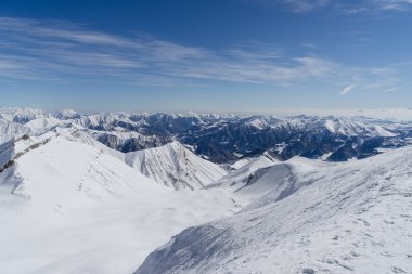 Gudauri kayak merkezi, Gürcistan 'daki Kafkasya dağında kayak.