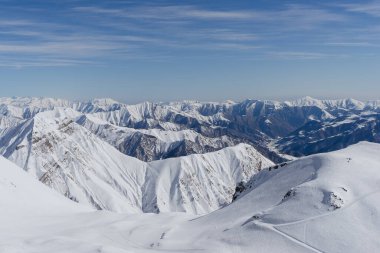 Gudauri kayak merkezi, Gürcistan 'daki Kafkasya dağında kayak.