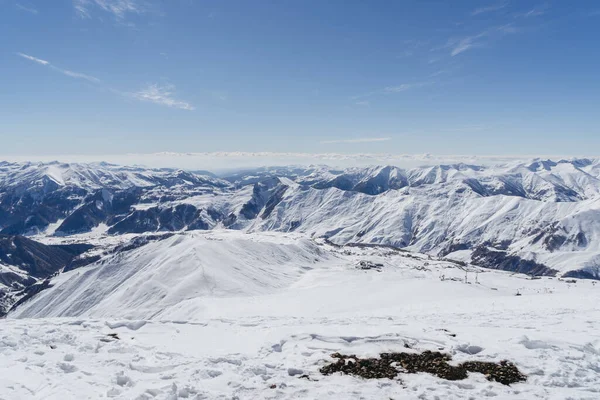 Gudauri kayak merkezi, Gürcistan 'daki Kafkasya dağında kayak.