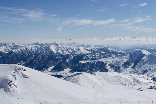 루지야 리조트 카프카스 산맥에서 스키를 — 스톡 사진