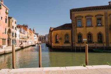 Venedik, İtalya - 14 Ağustos 2016: Venedik, İtalya 'da kalabalık kanal yok.