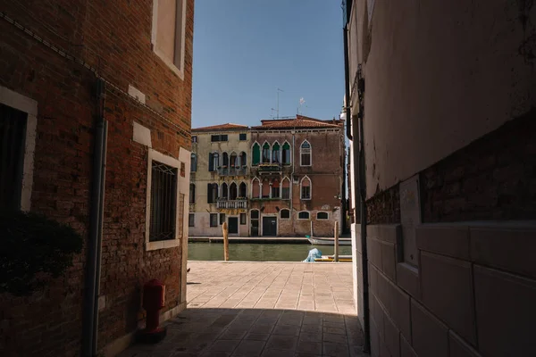 Venice Italy August 2016 People Street Cannaregio District Venice Italy — Stock Photo, Image