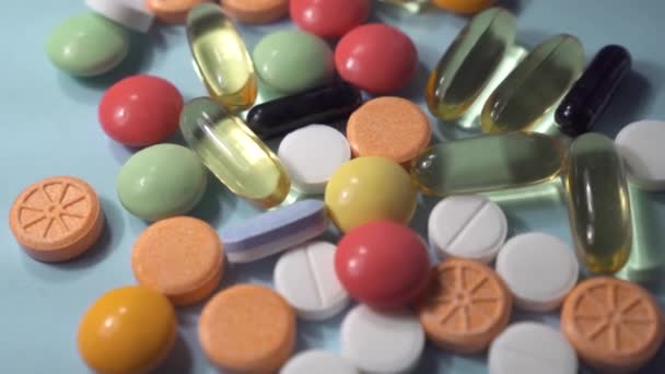 Kleurrijke Medicijnen Pillen Vitamines Capsules Close Macro — Stockvideo