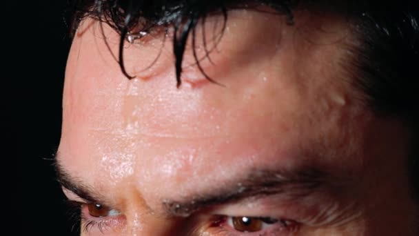 Sweating man forehead -Close up. — Stock Video