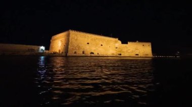 Kandiye'de gece Venedik Koules Kalesi, Girit, Yunanistan