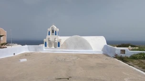 On santorini - griechischer Inselreisetourist. — Stockvideo