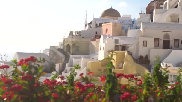 Santorini Oia Mavi Kubbe Kilisesi Caldera Ünlü Seyahat Hedefinde Seyahat Ediyor — Stok video