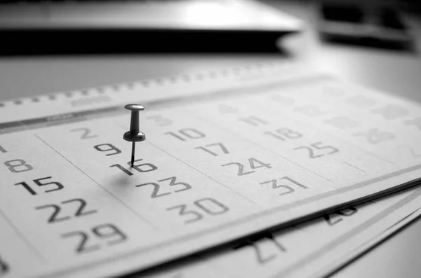 Cuadrícula Calendario Blanco Negro Está Sobre Mesa —  Fotos de Stock