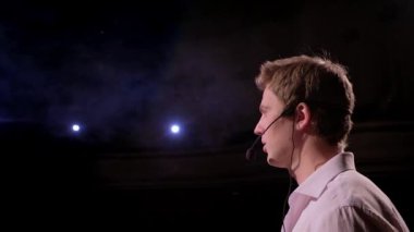 Kişi pazarlama ve başarılı satış yönetimi hakkında closeup üniversite öğrencileri için kapalı diyor. Profesyonel fikir, siyaset veya Ekonomi