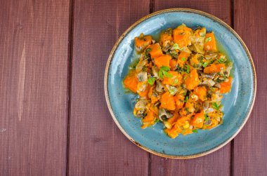 Misket üzümü kabak ile vejetaryen güveç