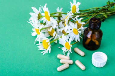 Bitkisel kapsül, ilaç tıbbi papatya