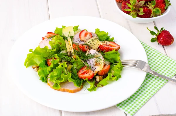 stock image Vegetable salad with ham, strawberries, chia seeds