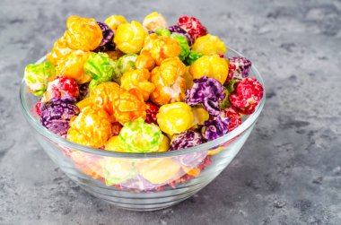 Tatlı Mısır parlak arka plan üzerinde renkli