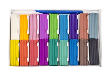 Renkli hamuru yoğurmak kutusunda için