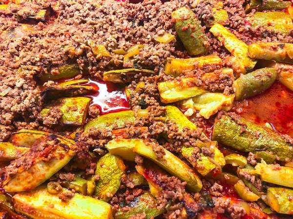 Тушеные Овощи Ломтиками Мяса Томатном Соусе Студия Фото — стоковое фото