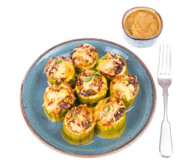 Kabak kıyılmış et ve sebze doldurulmuş. Studio fotoğraf