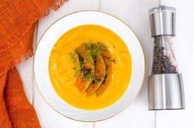 Kremalı balkabağı krem çorbası. Studio fotoğraf