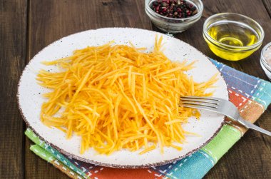 Taze organik kabak, çiğ gıda vejetaryen salata. Studio fotoğraf