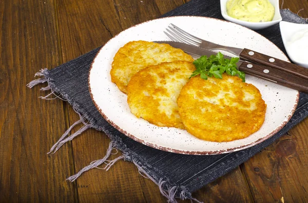 Vegetable Rosti Golden Fried Potato Pancakes Dips Cauliflower Sour Cream — Stock Photo, Image