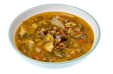 Patlıcan ve mercimek ile sıcak sebze çorbası. Studio fotoğraf