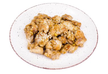 Plaka meyilli susam ile tavuk dilimleri ile. Studio fotoğraf