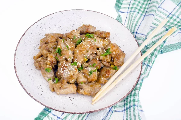 Plato Con Rodajas Pollo Masa Con Semillas Sésamo Estudio Foto —  Fotos de Stock