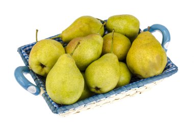 Ahşap Tepsi, mevsim meyveleri tatlı olgun armut. Beyaz arka plan