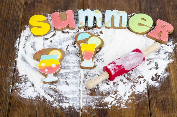 Hausgemachte Lebkuchen mit Sommermotiv. — Stockfoto