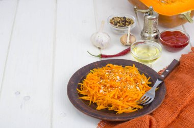 Lezzetli sağlıklı diyet kabak salatası.