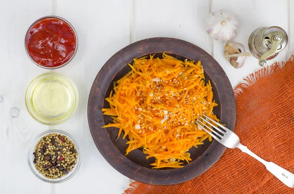 Lezzetli sağlıklı diyet kabak salatası.