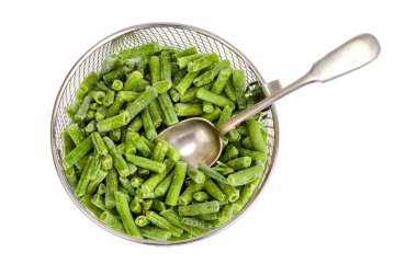 Derin dondurulmuş yeşil bakla beyaz izole