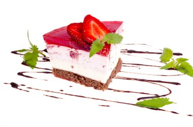 Çilek tart, mus kek, beyaz arka plan taze çilek ile cheesecake