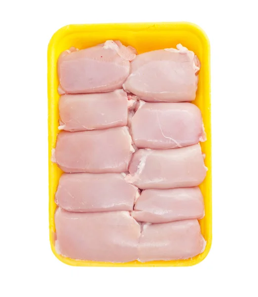 Rauw kippen dijvlees zonder huid in dienblad. — Stockfoto
