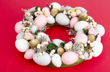 Colorfull Güzel şenlikli Paskalya çelenk. Fotoğraf