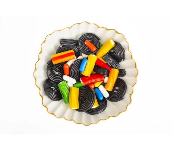 Цветные конфеты с жевательной лакрицей. Фото — стоковое фото