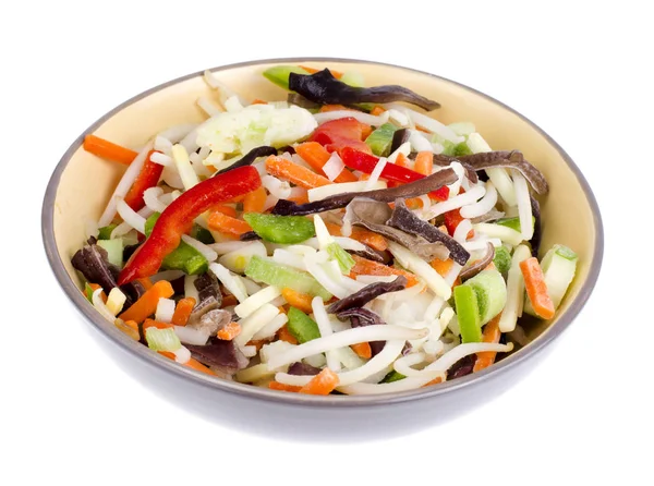 Смешать овощи с китайскими грибами в миске на светлом фоне — стоковое фото