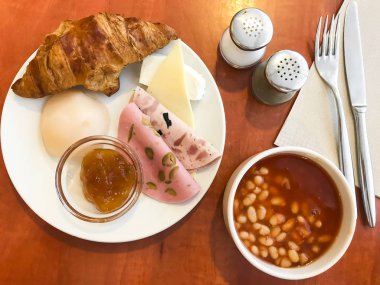 Kahvaltı sofrasında ki yemekler